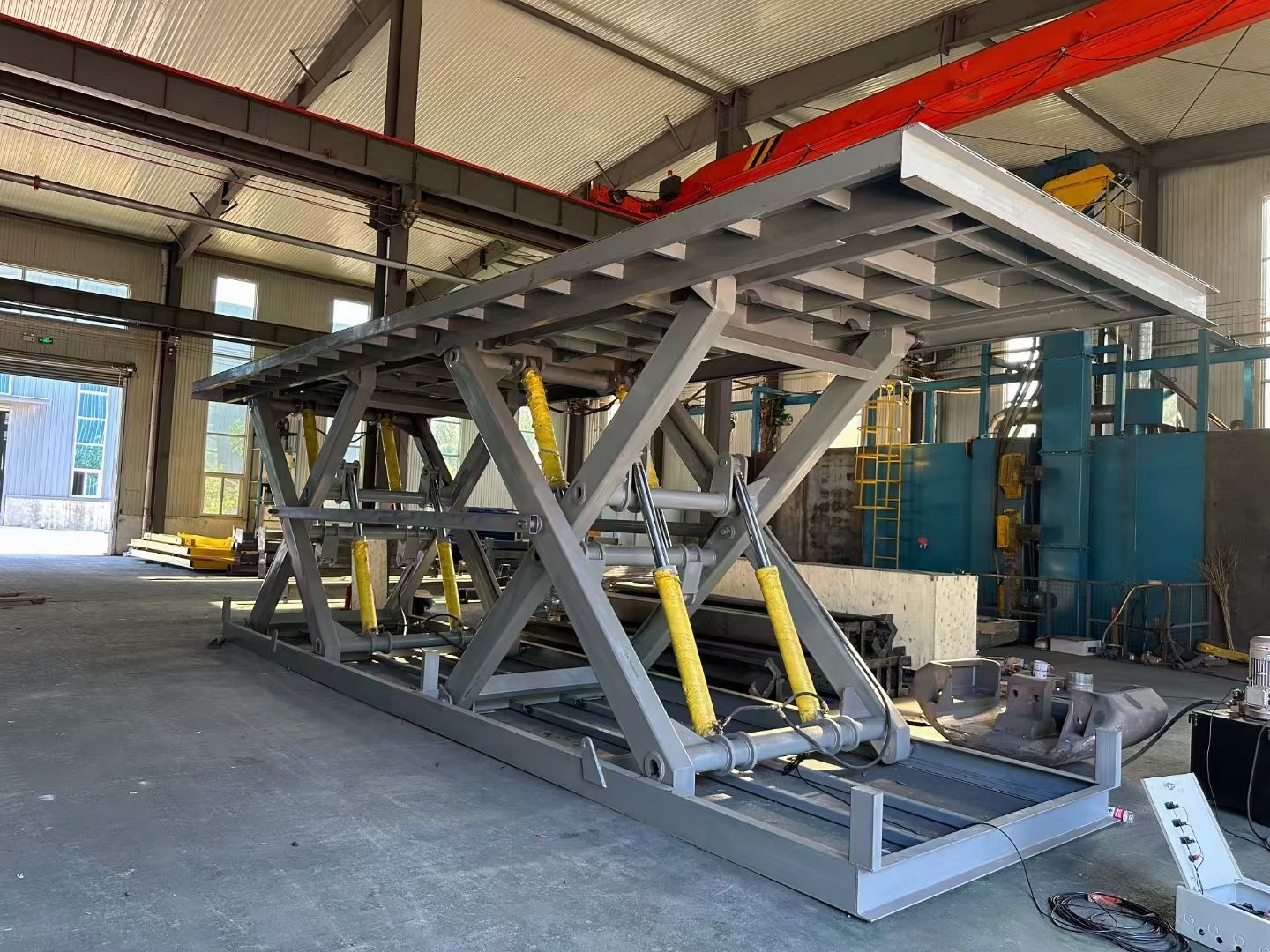 多剪叉式升降货梯